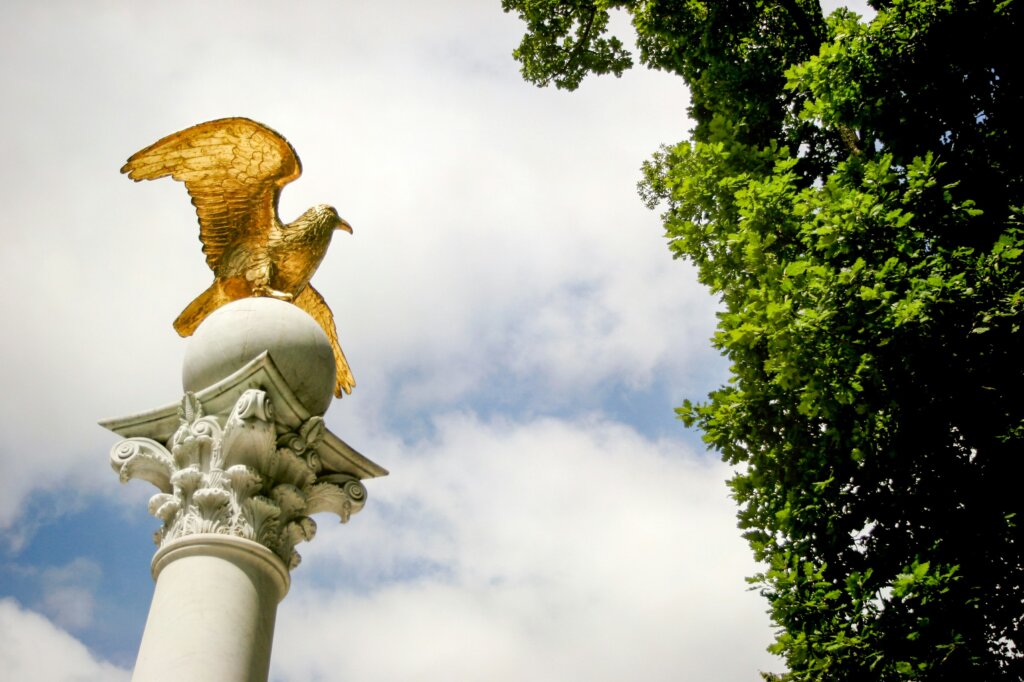 Šoghi Efendžio, Bahajų tikėjimo globėjo, amžinojo poilsio vieta Great Northern Cemetery, Londone